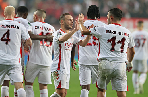 Samsunspor, sahasında Hamrun Spartans'ı 3-0 mağlup etti