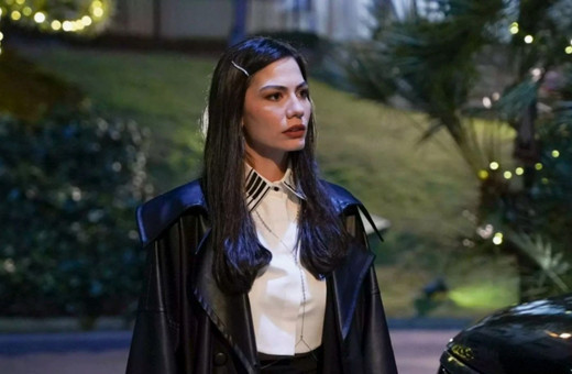 Demet Özdemir sokak tarzıyla sosyal medyanın altını üstüne getirdi! Yorum yağdı