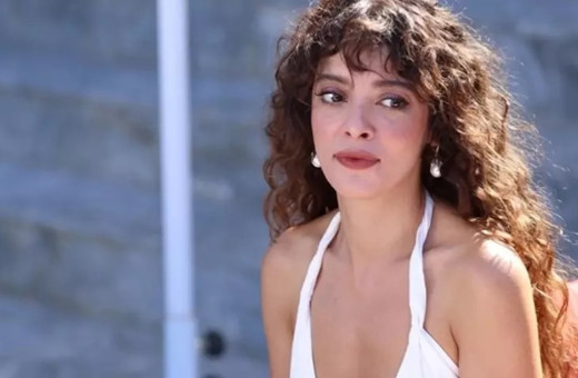 Tarzı çok konuşulacak! Selin Şekerci yenilediği imajı ile bambaşka biri oldu...