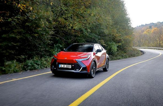 Toyota C-HR Hybrid GR SPORT versiyonu satışa sunuldu
