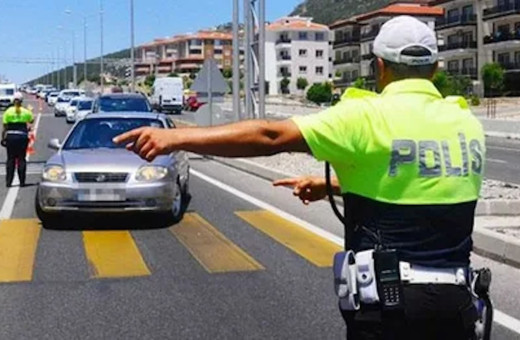 Trafikte bunu yapıyorsanız yandınız! Hem ehliyet hem paranız gidecek