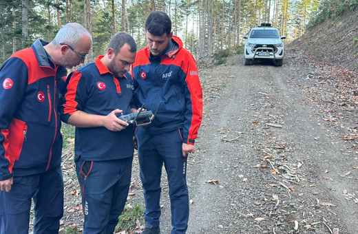 Kastamonu'da kaybolan anne ve oğlu! Bataklıkta iş makineleriyle arama yapıldı