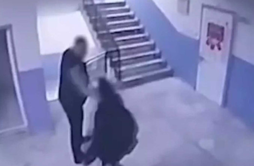 Manisa'da otizmli öğrenciyi merdivenden böyle itti! O müdür için karar