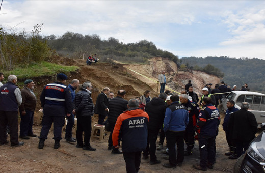 Ordu'da taş ocağı şantiyesinde göçük altında kalan işçiyi arama çalışmalarına yeniden başlandı