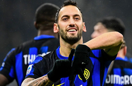 Milli yıldız Hakan Çalhanoğlu en iyi oyuncu seçildi!