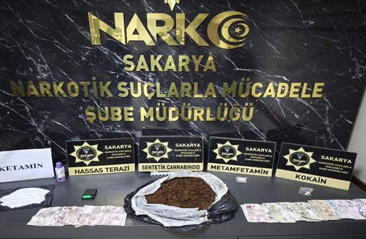 Sakarya'da uyuşturucuyu tuvalette imha etmeye çalışan 3 şüpheli gözaltına alındı