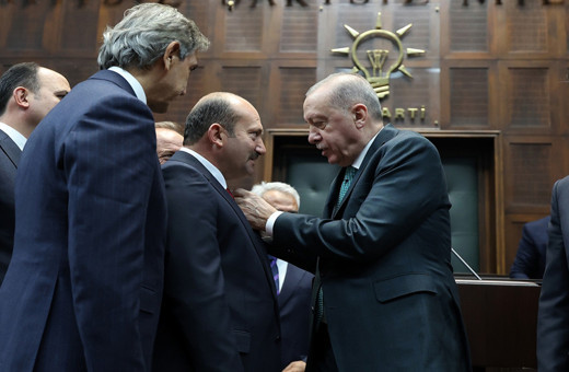 CHP'li ve Yeniden Refah Partili iki belediye AK Parti'ye geçti