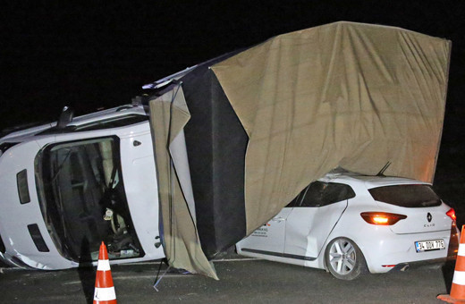 Zincirleme kaza! 4 kişi hayatını kaybetti çok sayıda yaralı var