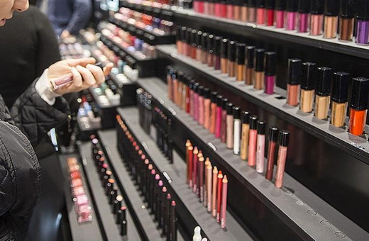 'Fahiş fiyat' şikayeti! Bakanlıktan ünlü kozmetik mağazasına denetim