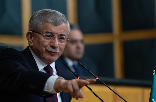 Ahmet Davutoğlu'ndan sürpriz açıklama: "Gün ego yapma günü değil dört parti birleşebilir"