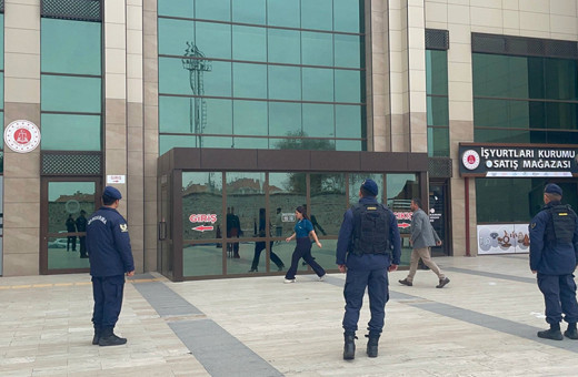 Nevşehir'de bir kadın, kocası ve kız kardeşini bıçakladı