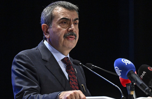 Okullarda 'ara tatil' kalkacak mı? Bakan Yusuf Tekin'den açıklama