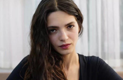 Güzel oyuncu Şifanur Gül’e sevgilisinden romantik evlilik teklifi