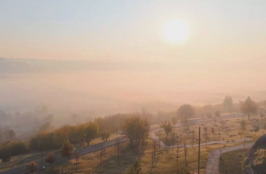 Diyarbakır'da yoğun sis! Tarihi yapılar sis denizinde kayboldu