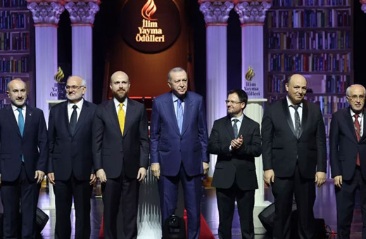 İlim Yayma Ödülleri düzenlenen törenle sahiplerini buldu