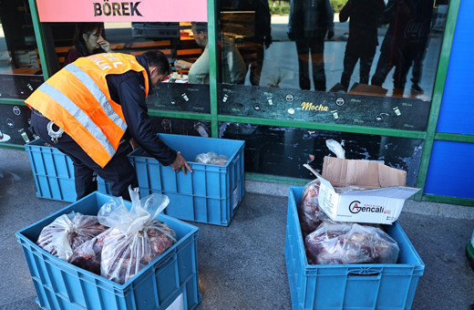 Antalya'da sağlıksız koşullarda taşınan 275 kilogram et ve köfteye el konuldu