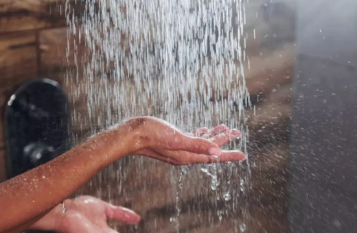 Sıcak su ile duş alıyorsanız dikkat! Cildiniz ölüyor olabilir...