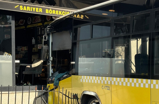 Üsküdar'da İETT otobüsü börekçiye daldı! Yaralılar var