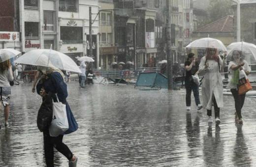 Bu gece yağış başlıyor! 43 İlde gök gürültülü sağanak etkili olacak...