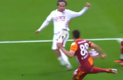 Galatasaray - Samsunspor maçında tartışma yaratan pozisyon