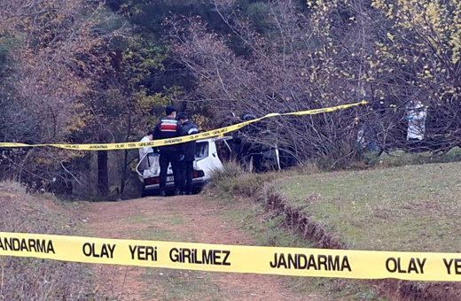 Bafra'da yeni boşanan genç çift otomobil içinde ölü bulundu