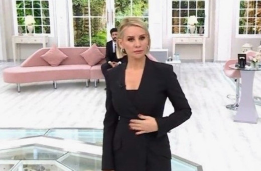 Esra Erol'la da sağında kocası, solunda sevgilisiyle milyonların karşısına çıktı