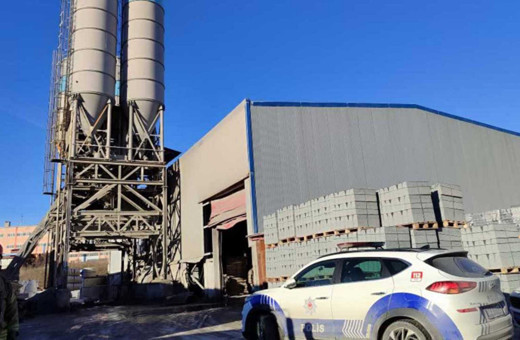 Arnavutköy'de beton mikserinin içine düşen sürücü yaşamını yitirdi!