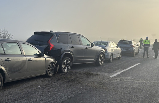 10 aracın karıştığı zincirleme kaza! Yaralılar var