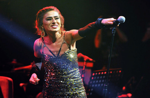 İbo Show'da sürpriz performans! Yıldız Tilbe'nin dansı geceye damga vurdu