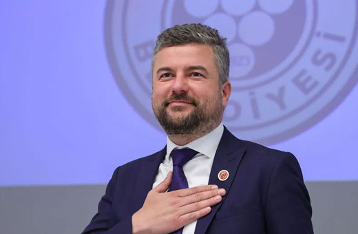 Buca Belediyesi’nde kriz! İşçiler grevdeyken başkan tatilde