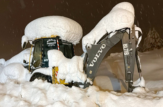 Kar ve tipi etkili oluyor! Bu yollar ulaşıma kapandı 133 sefer iptal edildi