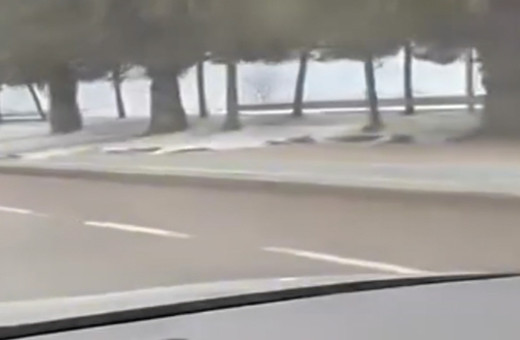 İstanbul'da fırtına! Deniz taştı sahil yolu sular altında kaldı