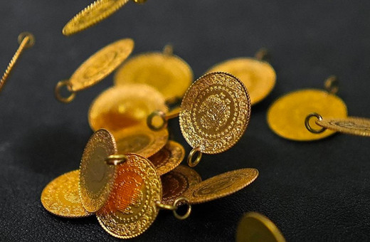 Altın fiyatlarında 2026 yılının ilk rekoru! Bir anda fırlayan ons altın gramı resmen uçurdu