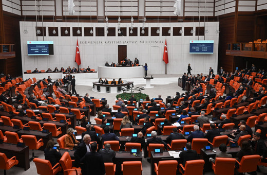 En düşük emekli aylığı 20 bin lira oldu TBMM'de kabul edildi