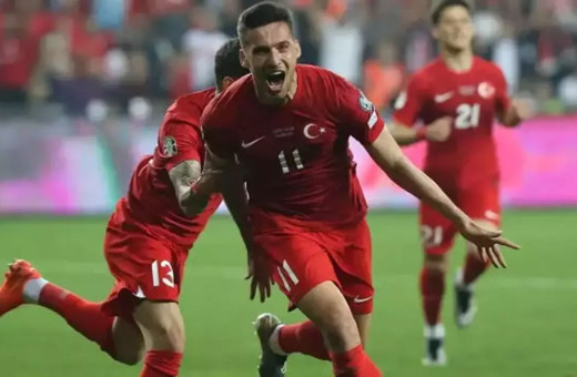 Beşiktaş ve Fenerbahçe'nin eski golcüsü resmen Trabzonspor'da