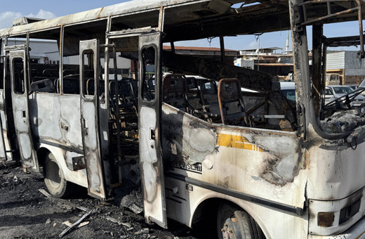 Yanan midibüsteki 16 yaşındaki çocuk öldü