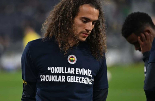 Fenerbahçeli futbolcular okul saldırısında ölenleri unutmadı