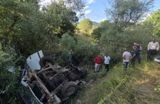Bingöl'de kamyonet uçuruma yuvarlandı: 3 ölü, 2 yaralı