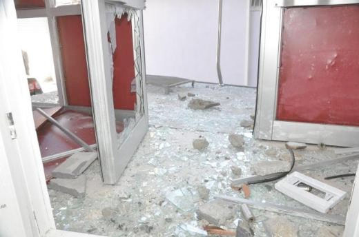 PKK'lılar rektörlük binasına saldırdı - Resim: 3