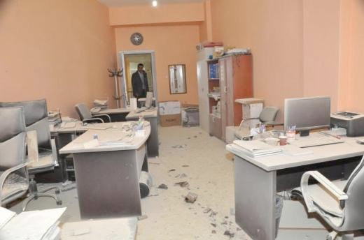 PKK'lılar rektörlük binasına saldırdı - Resim: 4