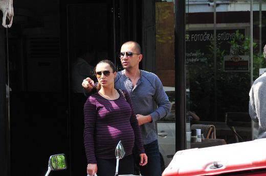 Emre Aşık'ın eşi Yağmur Aşık eşinin FETÖ'cü olduğunu ihbar etti! - Resim: 2