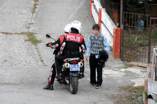 Polis çalılık aralarından öğrenci aradı! - Resim: 4