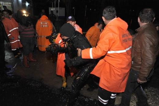 Antalya'da sel: 3 çocuk kayıp - Resim: 4