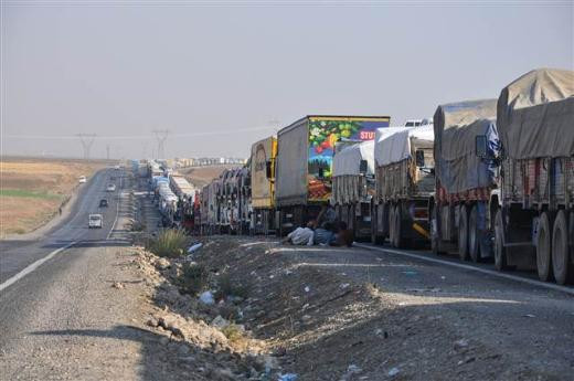 Habur'da kuyruk aldı başını gitti - Resim: 1