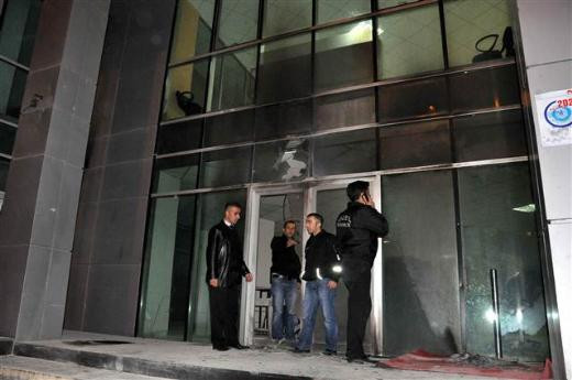 Hakkari'de üniversiteye saldırı - Resim: 4