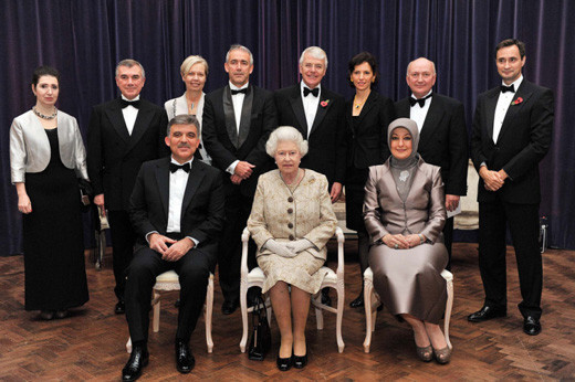 Gül ödülünü Kraliçe'nin elinden aldı - Resim: 4