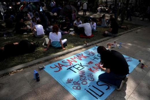 Gezi Parkı tıklım tıklım - Resim: 2