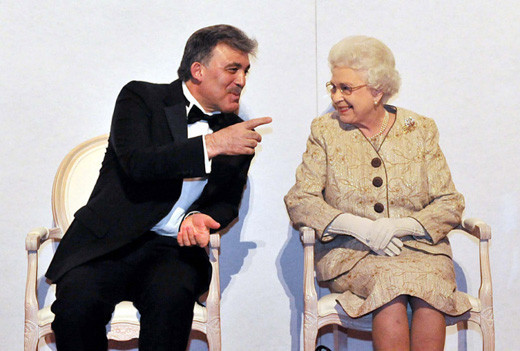 Gül ödülünü Kraliçe'nin elinden aldı - Resim: 1