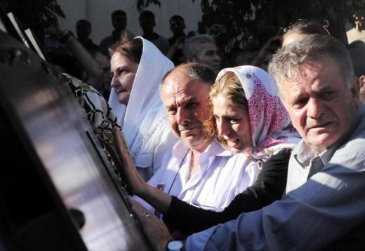 Şehit cenazesinde bakanlara pet şişeli protesto - Resim: 4