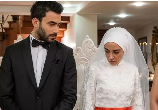 Nursema'nın gerdek gecesi! 'Soyun lan' diye bağırdı Kızılcık Şerbeti son bölümdeki sahne gündem oldu - Resim: 4